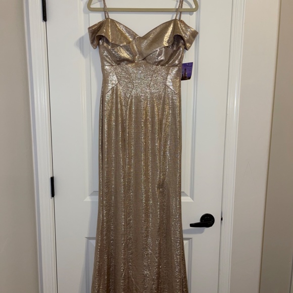 Formal dress - Picture 4 of 8